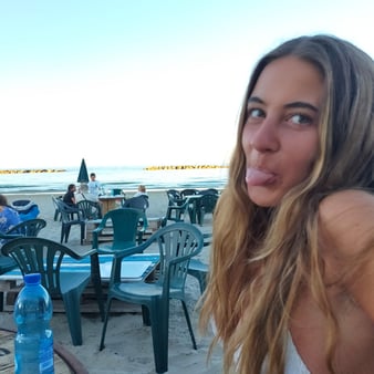 589731dc-9052-425a-84f6-daa466852e37 - Imogen Alessio