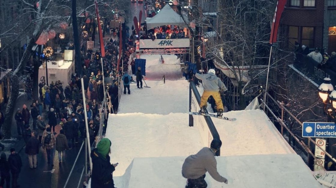 the-apik-urban-winter-festival-with-skiing-and-snowboarding-in-downtown-montreal