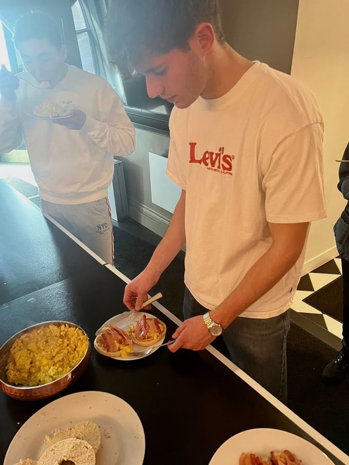 Easter Sunday brunch student apartment Montreal